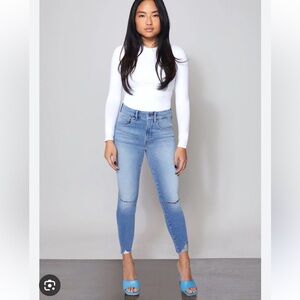 • Good American • Good Petite Skinny Jeans Distressed
Blue386 26